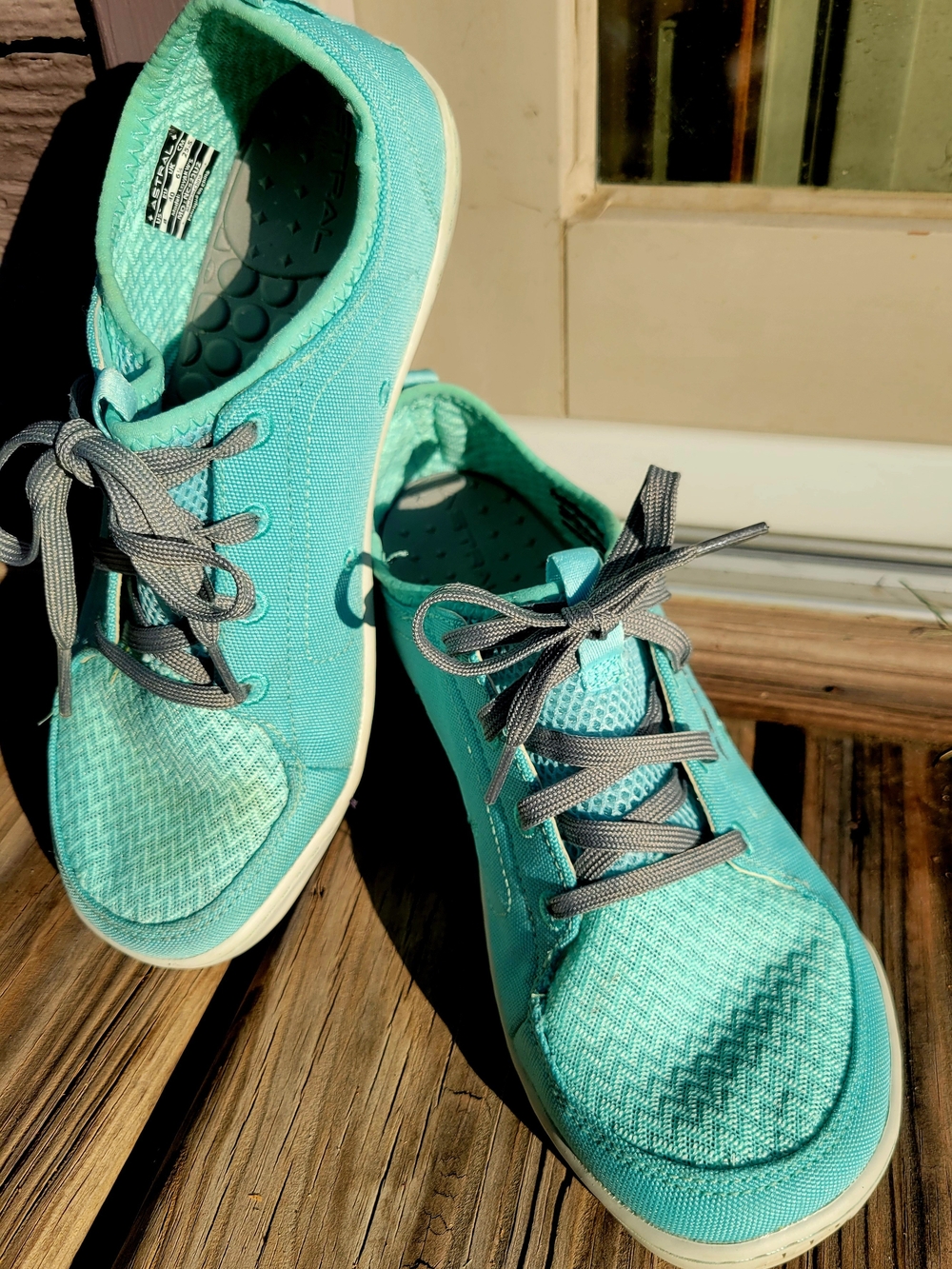 Astral Loyak Women's Teal Lace-Up Casual Sneakers with Gray Laces